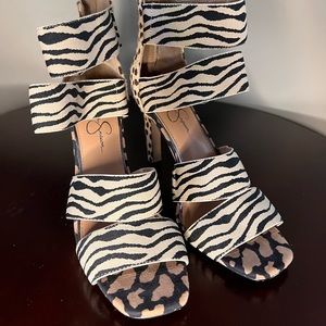 Jessica Simpson animal print heels with a zipper up the back size 8 1/2